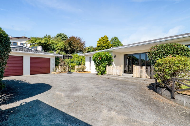 41 Wesley Avenue, Frankleigh Park, New Plymouth - Carousel 2