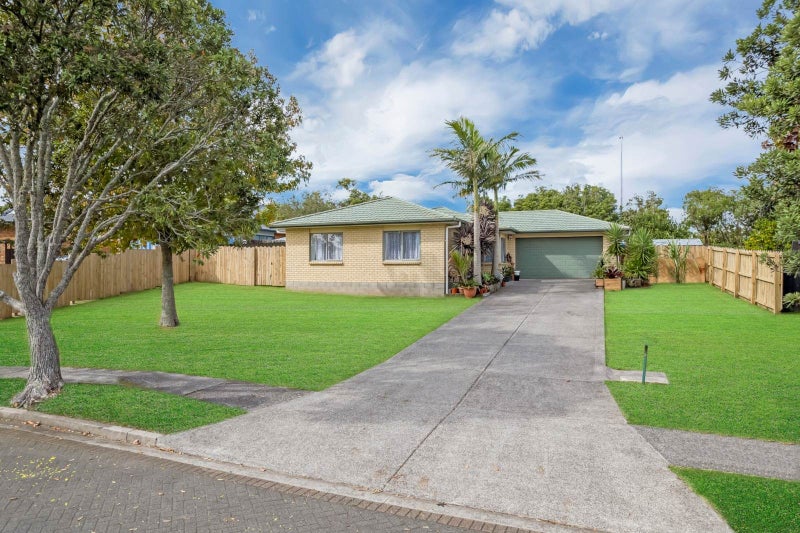 9 Hawkley Close, Flat Bush, Auckland - Carousel 1