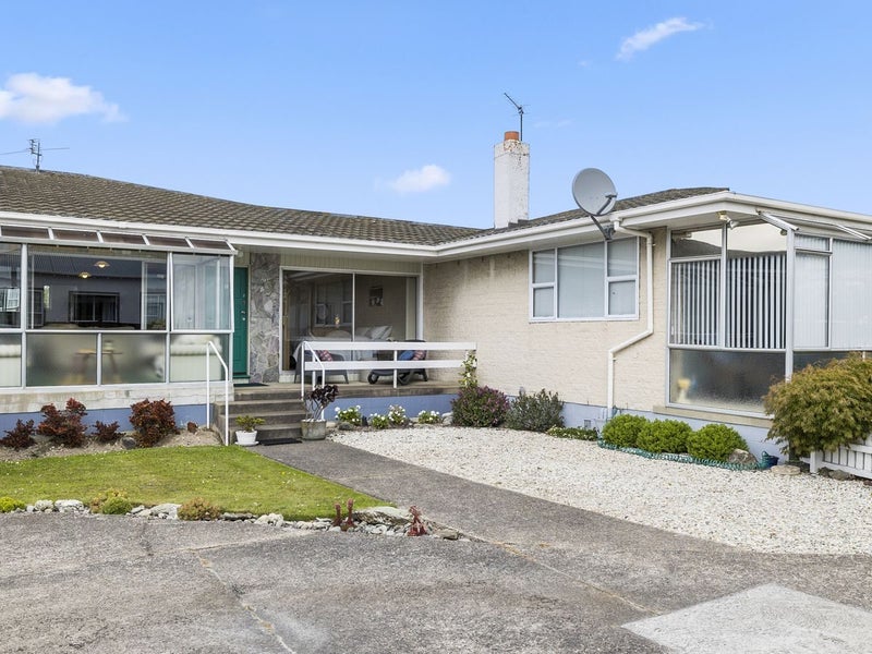 2/20 Ings Avenue, Saint Clair, Dunedin - Carousel 2