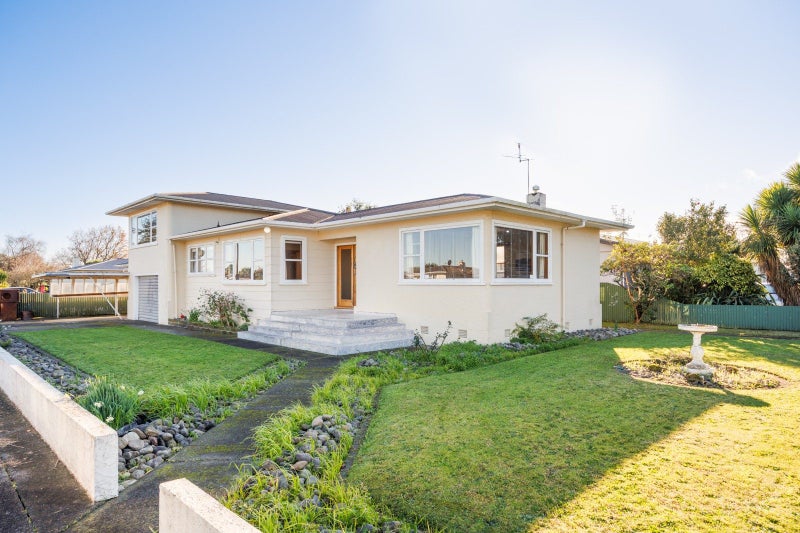 2 Austin Place, Awapuni, Palmerston North - Carousel 1