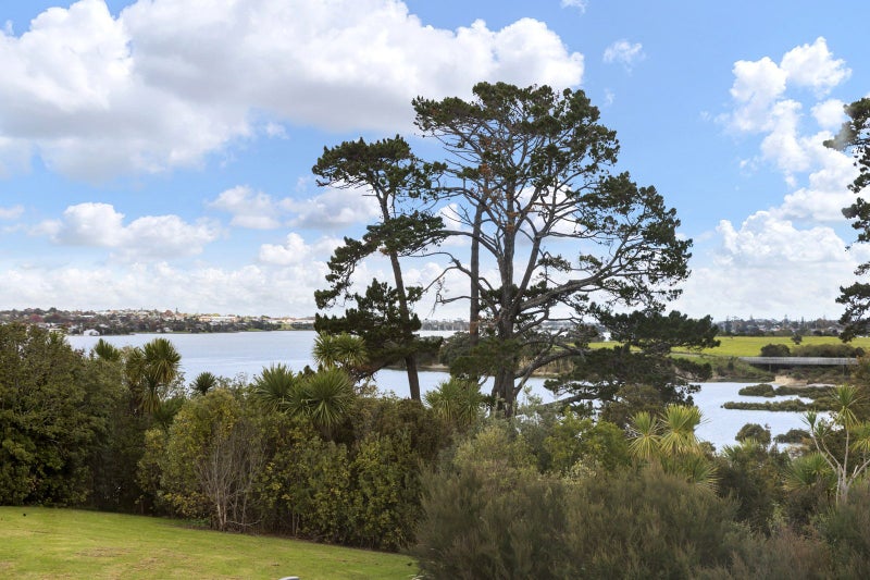 19B Fernwood Place, Wai o Taiki Bay, Auckland - Carousel 2