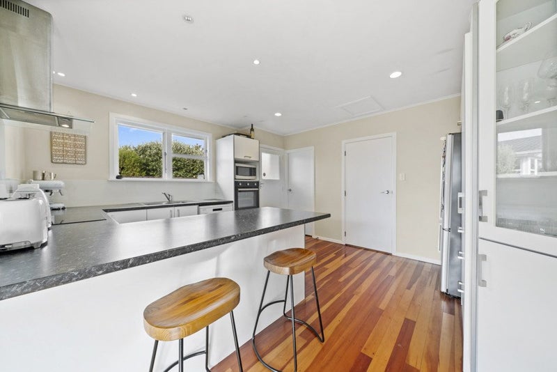 26 Ruru Crescent, Heretaunga, Upper Hutt - Carousel 2