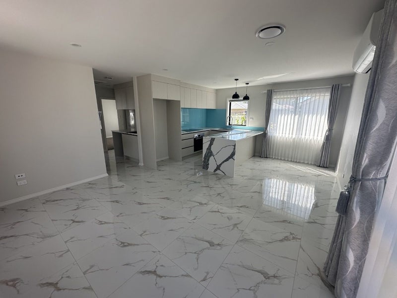 9 Forbes Road, Favona, Auckland - Carousel 1