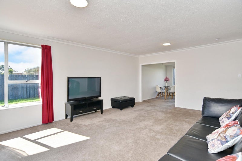 2/11 Tuckers Road, Redwood, Christchurch - Carousel 2