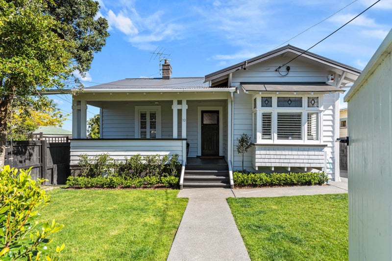 10 Hanlon Crescent, Narrow Neck, Auckland - Carousel 1