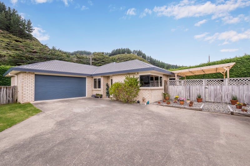 19 Villa Grove, Paraparaumu - Carousel 1