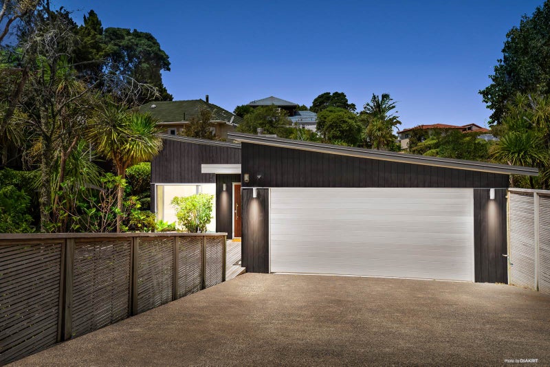 46A Parr Terrace, Castor Bay, Auckland - Carousel 1