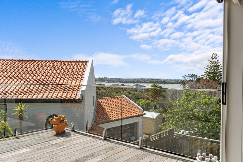 14A Silverton Avenue, Wai o Taiki Bay, Auckland - Carousel 2