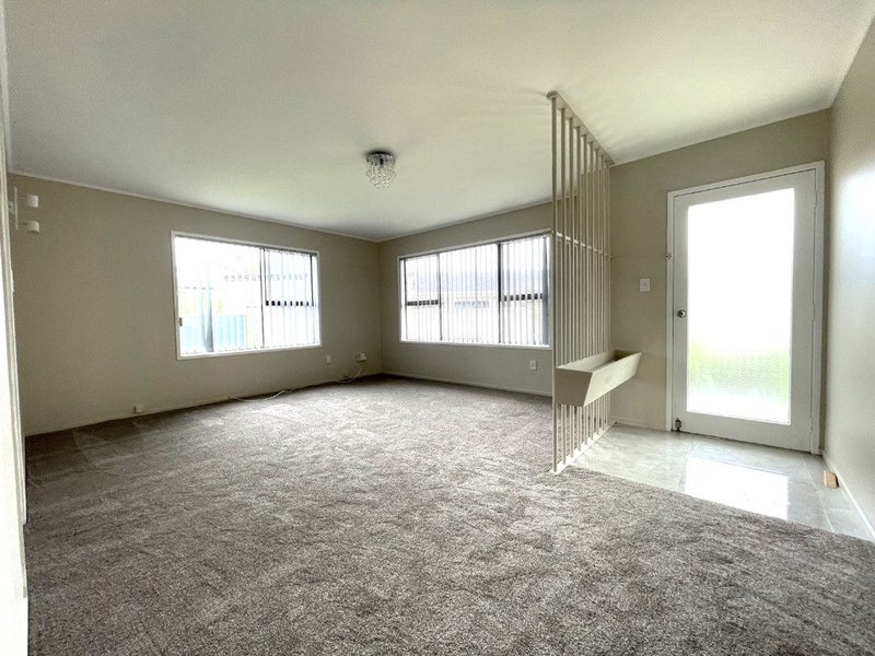 2/6 Papatahi Place, Henderson, Auckland - Carousel 2
