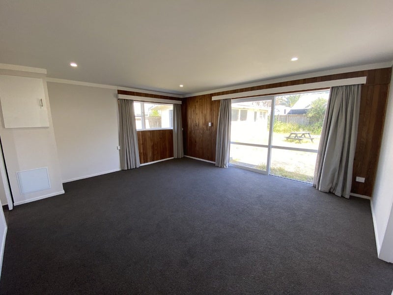 217 Manly Street, Paraparaumu Beach, Paraparaumu - Carousel 1