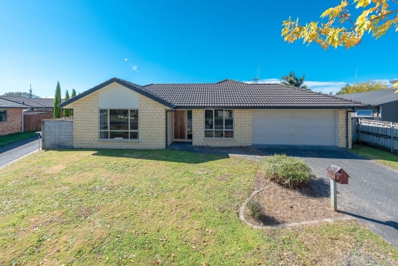 11 Ravenscourt Place, Huntington, Hamilton - Carousel 13