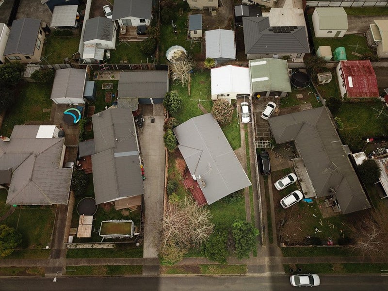 6 Deanwell Avenue, Deanwell, Hamilton - Carousel 2