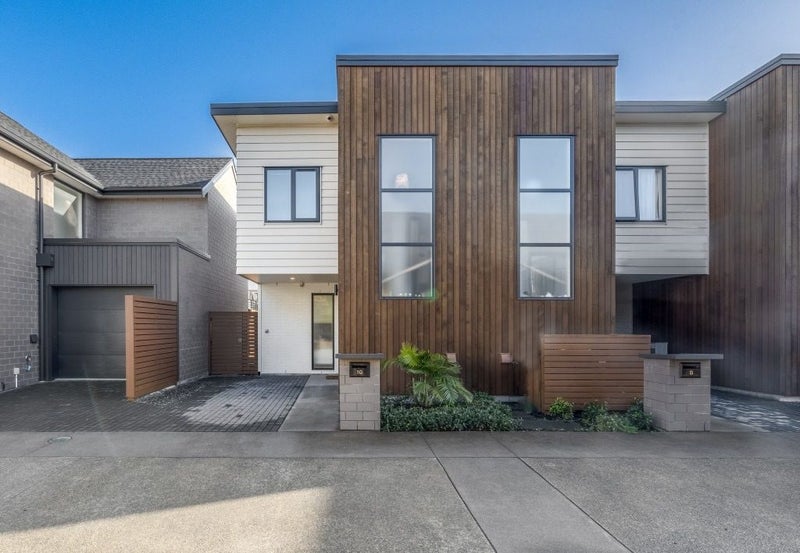 10 Finesse Lane, Bucklands Beach, Auckland - Carousel 1