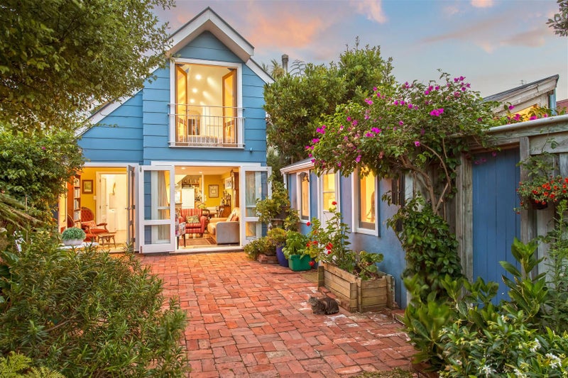 2 Stoke Street, Sumner, Christchurch - Carousel 1