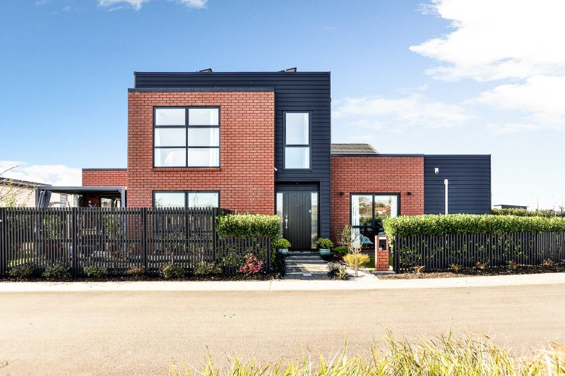 18 Capper Crescent, Chartwell, Hamilton - Carousel 1