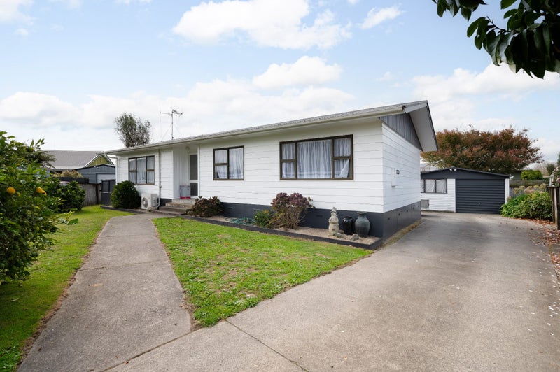 18 Bradley Place, Nawton, Hamilton - Carousel 1