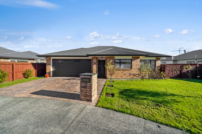 12 Woodland Grove, Wainuiomata, Lower Hutt - Carousel 1