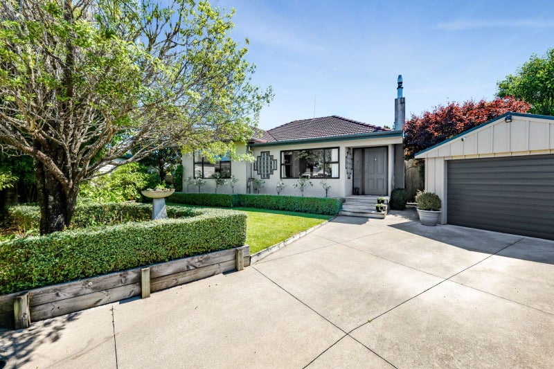 11 Lynton Street, Upper Vogeltown, New Plymouth - Carousel 1