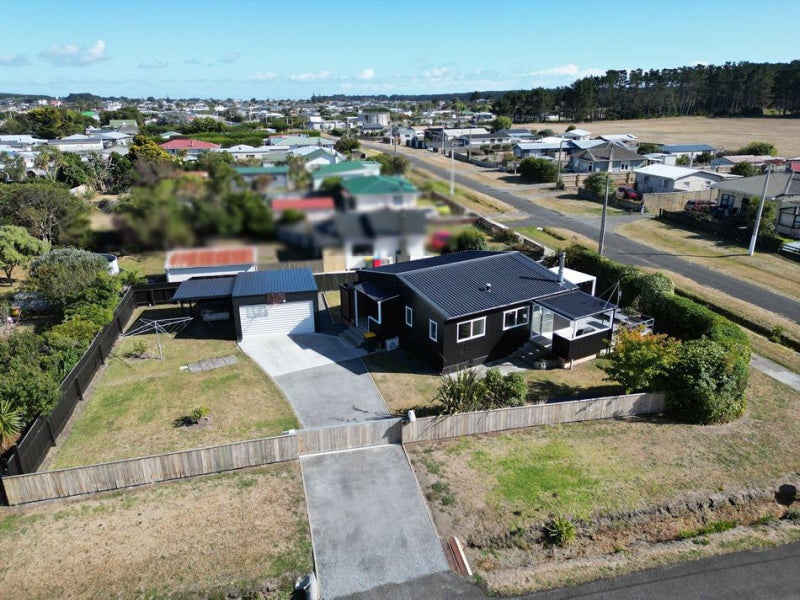 8A Te Awa Street, Foxton Beach, Foxton - Carousel 1