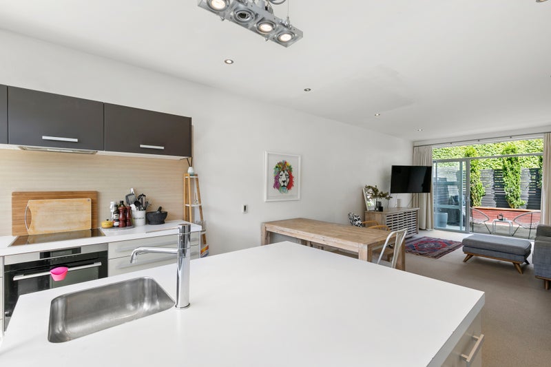 13 Tiketike Way, Brooklyn, Wellington - Carousel 2