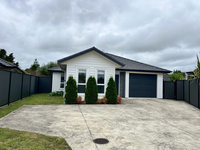 73 Stan Heather Drive, Glenview, Hamilton - Carousel 1