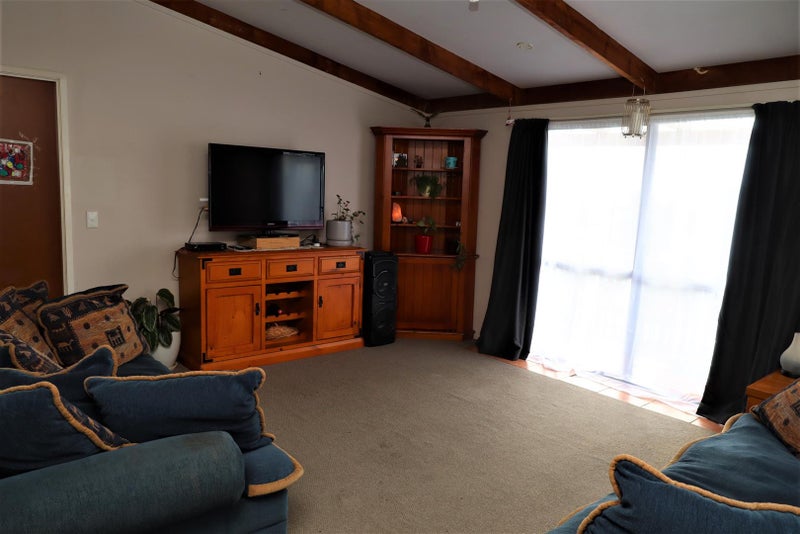 17 Ikatere Place, Raumanga, Whangarei - Carousel 2