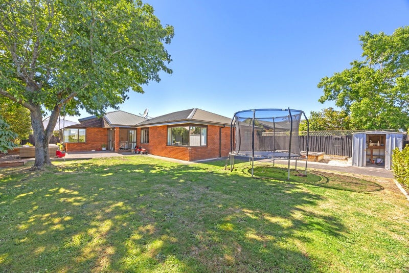 11 Giles Place, Shirley, Christchurch - Carousel 13