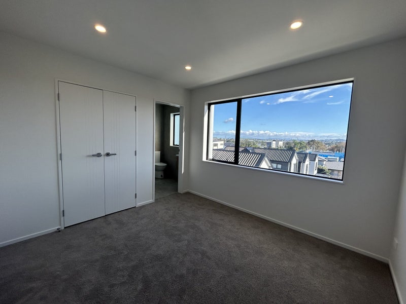 1/14 Ayr Road, Pakuranga, Auckland - Carousel 2