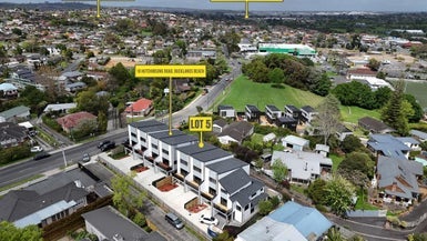 5/18 Hutchinsons Road, Bucklands Beach, Auckland - Carousel 1