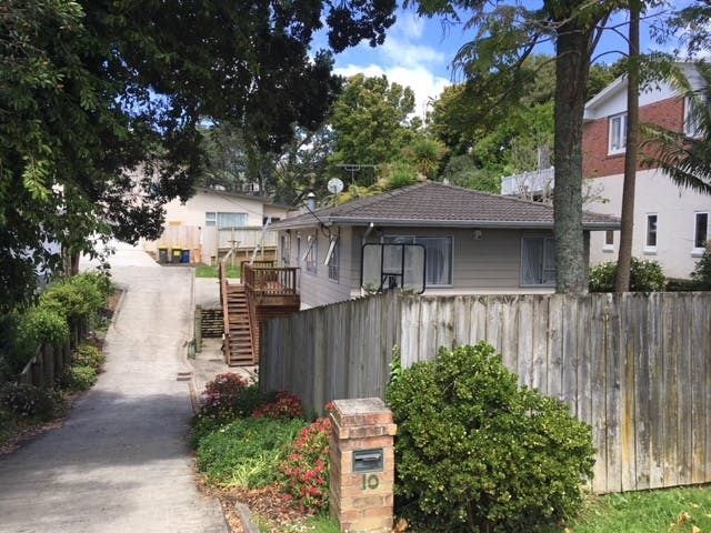 10 Dakota Avenue, Beach Haven, Auckland - Carousel 1