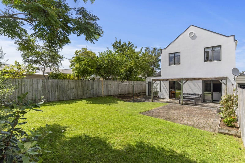 18 Blumhardt Place, Avondale, Auckland - Carousel 1