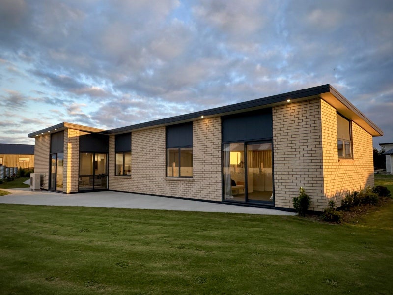 8 Chatham Rise, Seaward Bush, Invercargill - Carousel 2