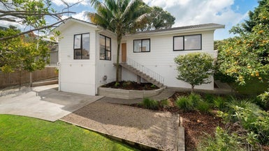 15 Clensmore Place, Torbay, Auckland - Carousel 1