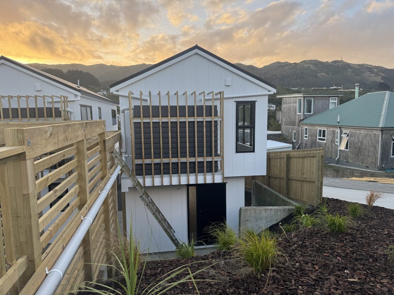 35A Handyside Street, Tawa, Wellington - Carousel 1