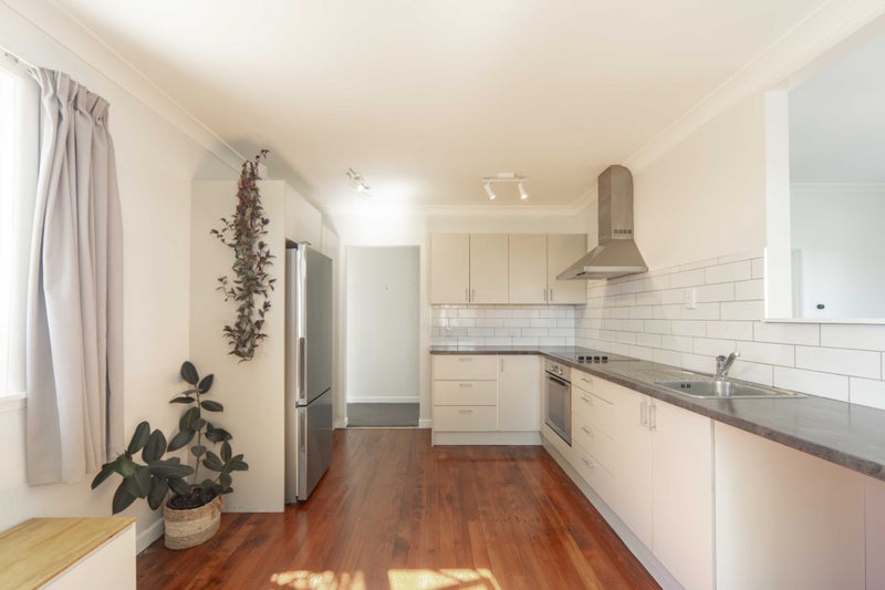 15 MacFarlane Street, Hamilton East, Hamilton - Carousel 1
