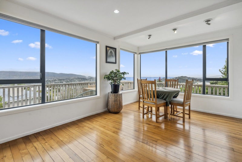 49 Lookout Road, Hataitai, Wellington - Carousel 2