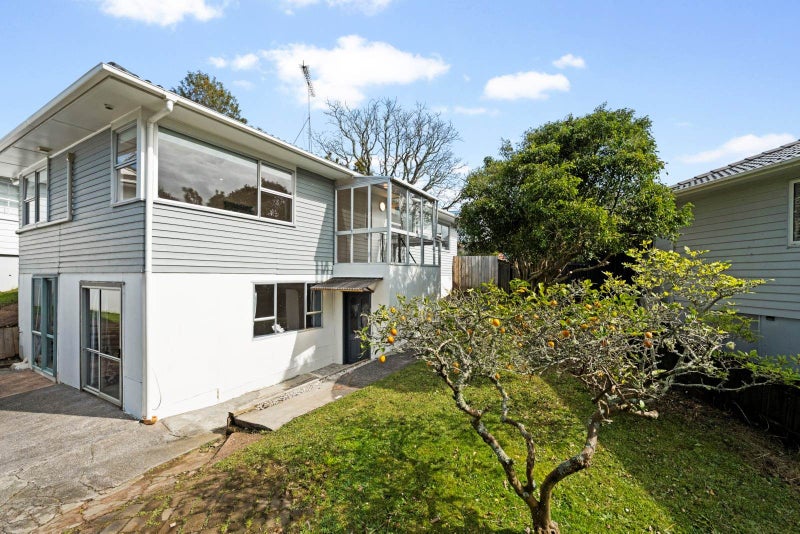 32 Normanton Street, Glenfield, Auckland - Carousel 2