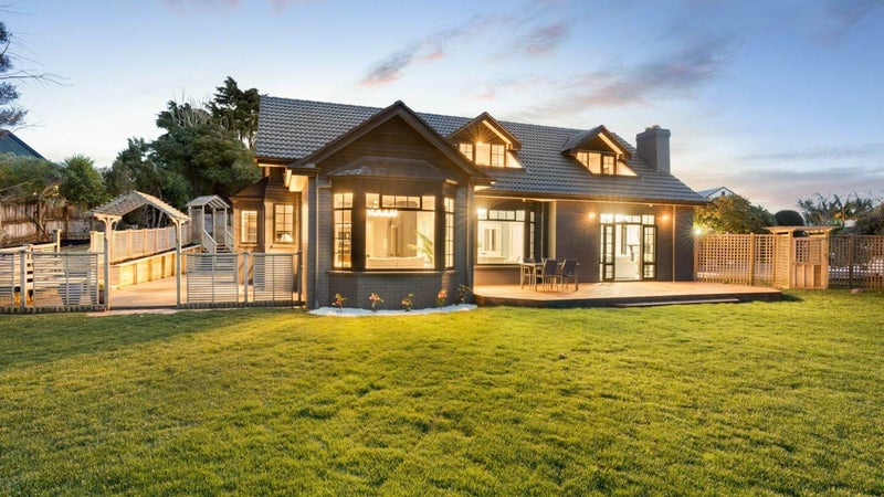 11 Almond Grove, Greenhithe, Auckland - Carousel 1
