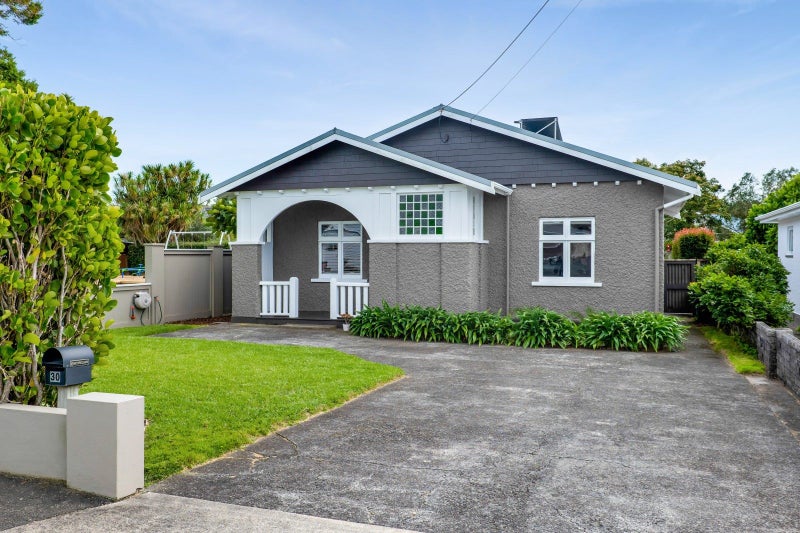 30 Wallace Place, Westown, New Plymouth - Carousel 1