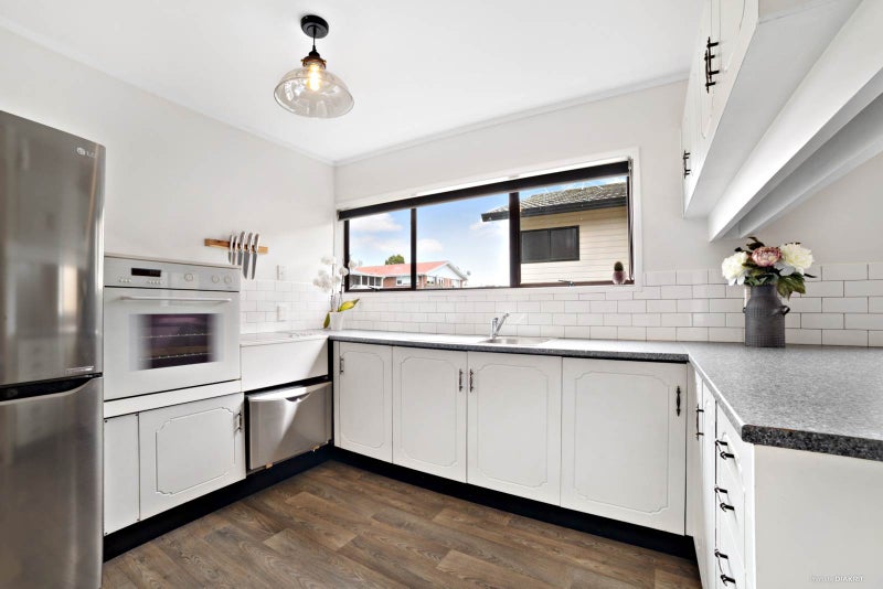 3/27 Aeroview Drive, Beach Haven, Auckland - Carousel 2