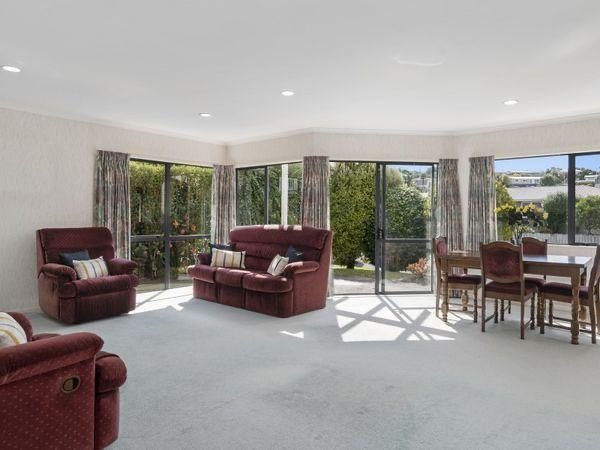 8 Lynwood Place, Brookfield, Tauranga - Carousel 2