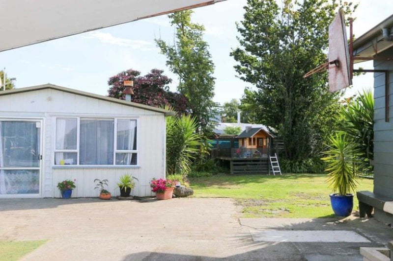 6 Weddell Place, Flaxmere, Hastings - Carousel 2