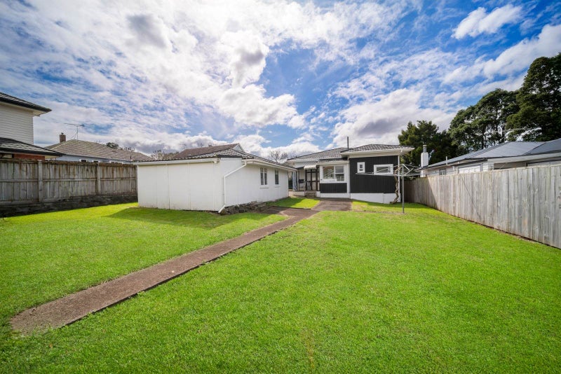 4 Tawhiri Road, One Tree Hill, Auckland - Carousel 1