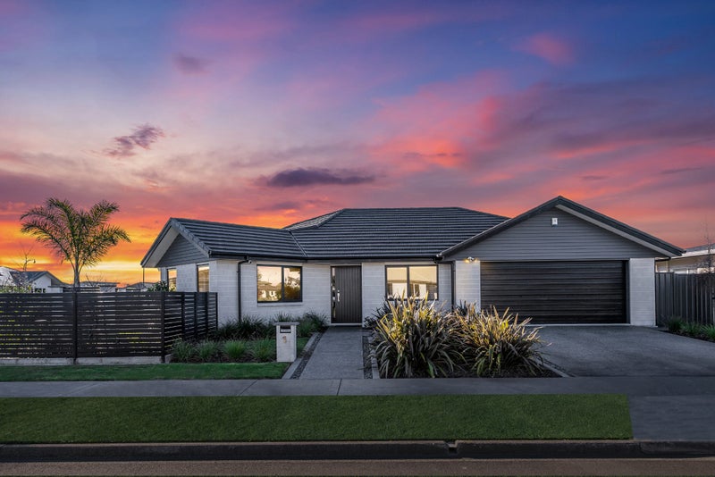 1 Drake Crescent, Awatoto, Napier - Carousel 1