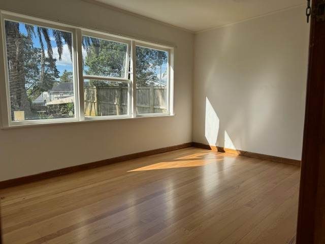 123 Sunnyside Road, Sunnyvale, Auckland - Carousel 2