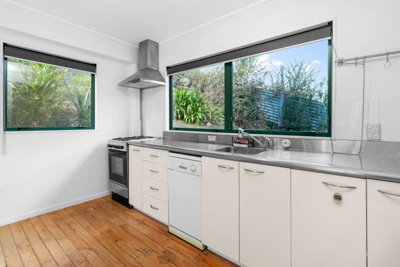 3 Don Croot Street, Morningside, Auckland - Carousel 10