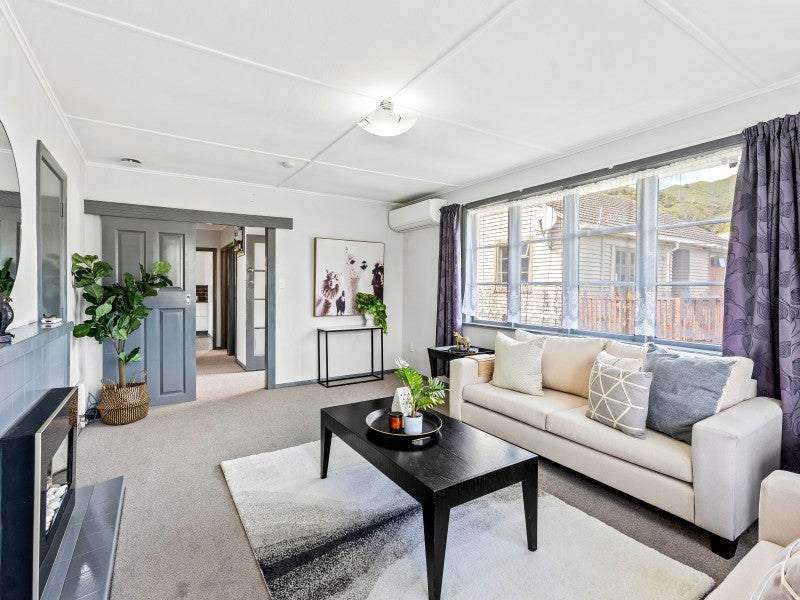 198 Waddington Drive, Naenae, Lower Hutt - Carousel 1