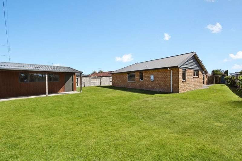 45 Stoneleigh Drive, Chartwell, Hamilton - Carousel 2