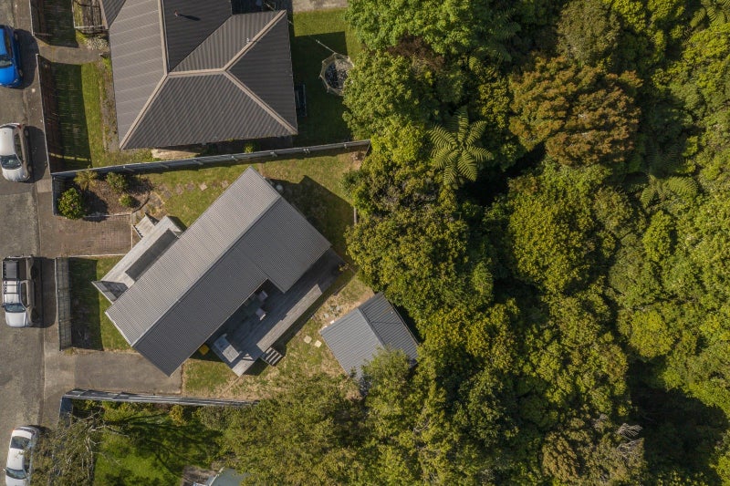 3 Clematis Grove, Maungaraki, Lower Hutt - Carousel 16