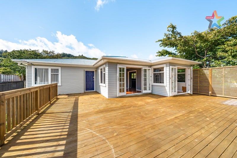 51 Wood Street, Wainuiomata, Lower Hutt - Carousel 1